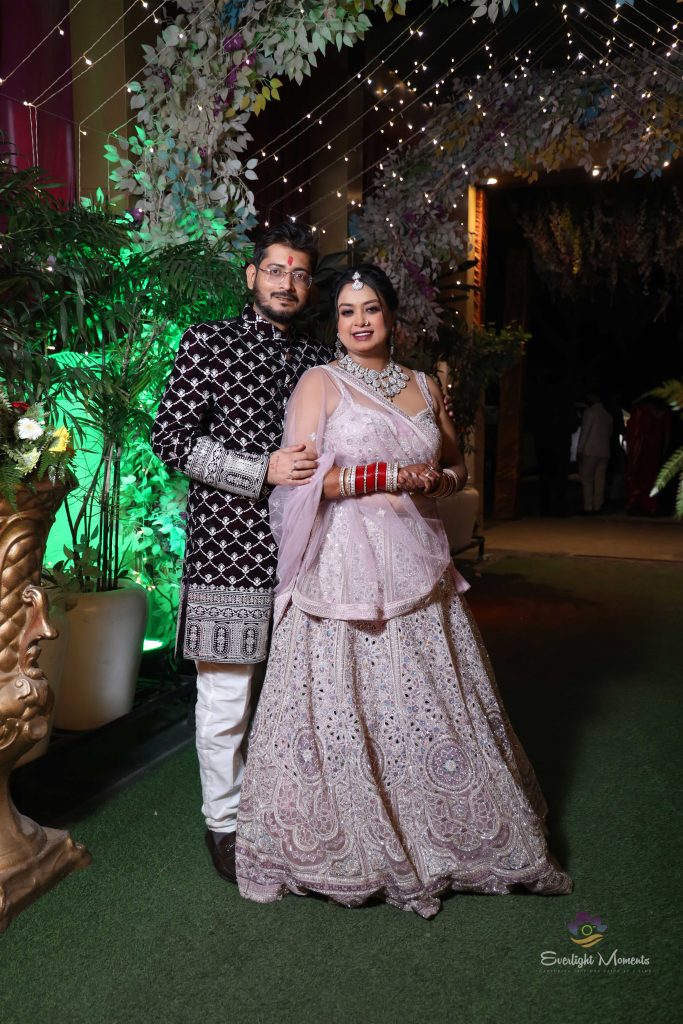 candid wedding photography in Gurgaon – bride laughing moment