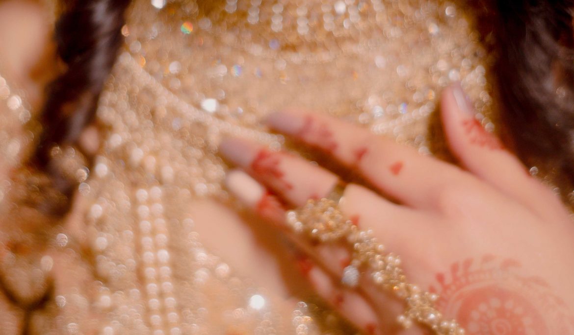 Looking for the best photographer near me? Learn how to choose a reliable wedding photography team for candid, cinematic, and traditional wedding moments