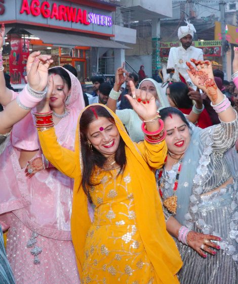 Natural candid wedding moments captured in Delhi NCR